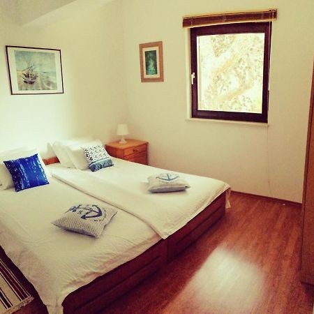 Apartment By The Beach Primošten Екстериор снимка