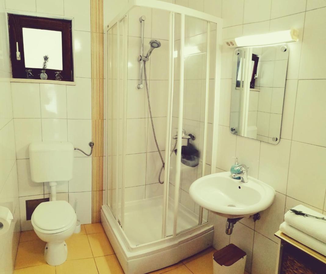 Apartment By The Beach Primošten Екстериор снимка