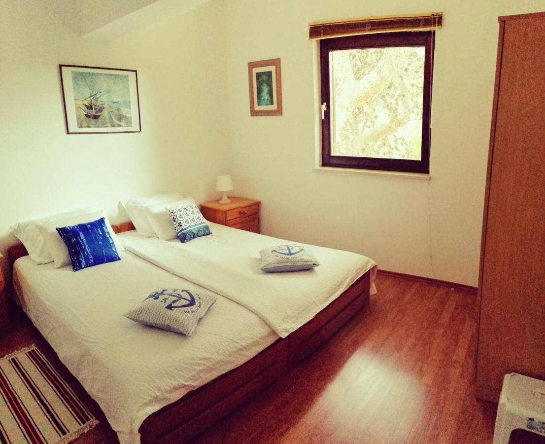 Apartment By The Beach Primošten Екстериор снимка
