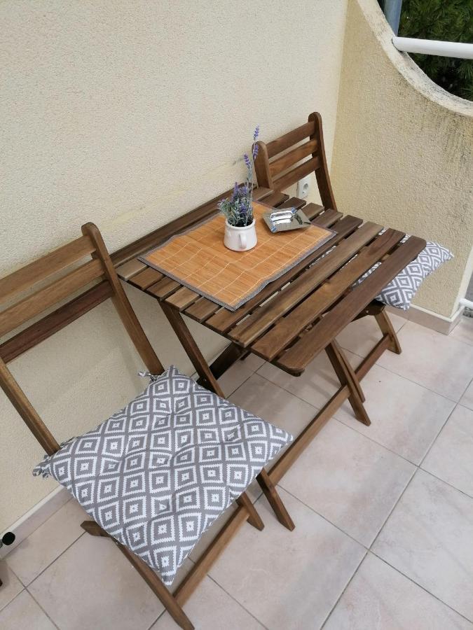 Apartment By The Beach Primošten Екстериор снимка