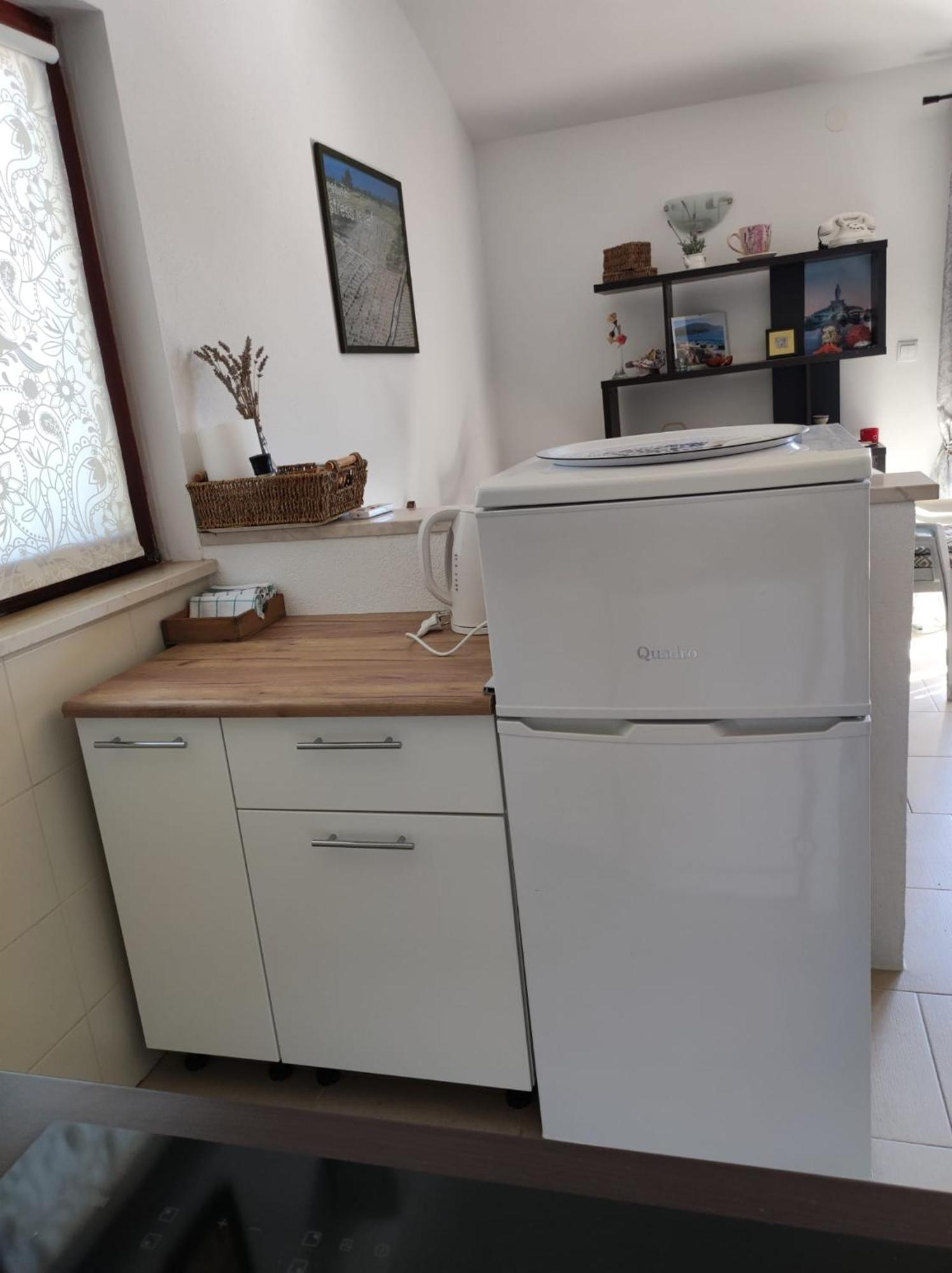 Apartment By The Beach Primošten Екстериор снимка